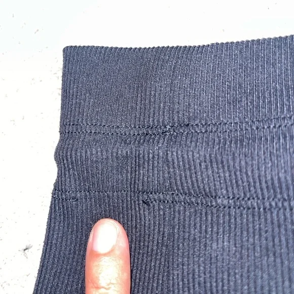 Vuori Women's Black Joggers - Picture 6 of 6